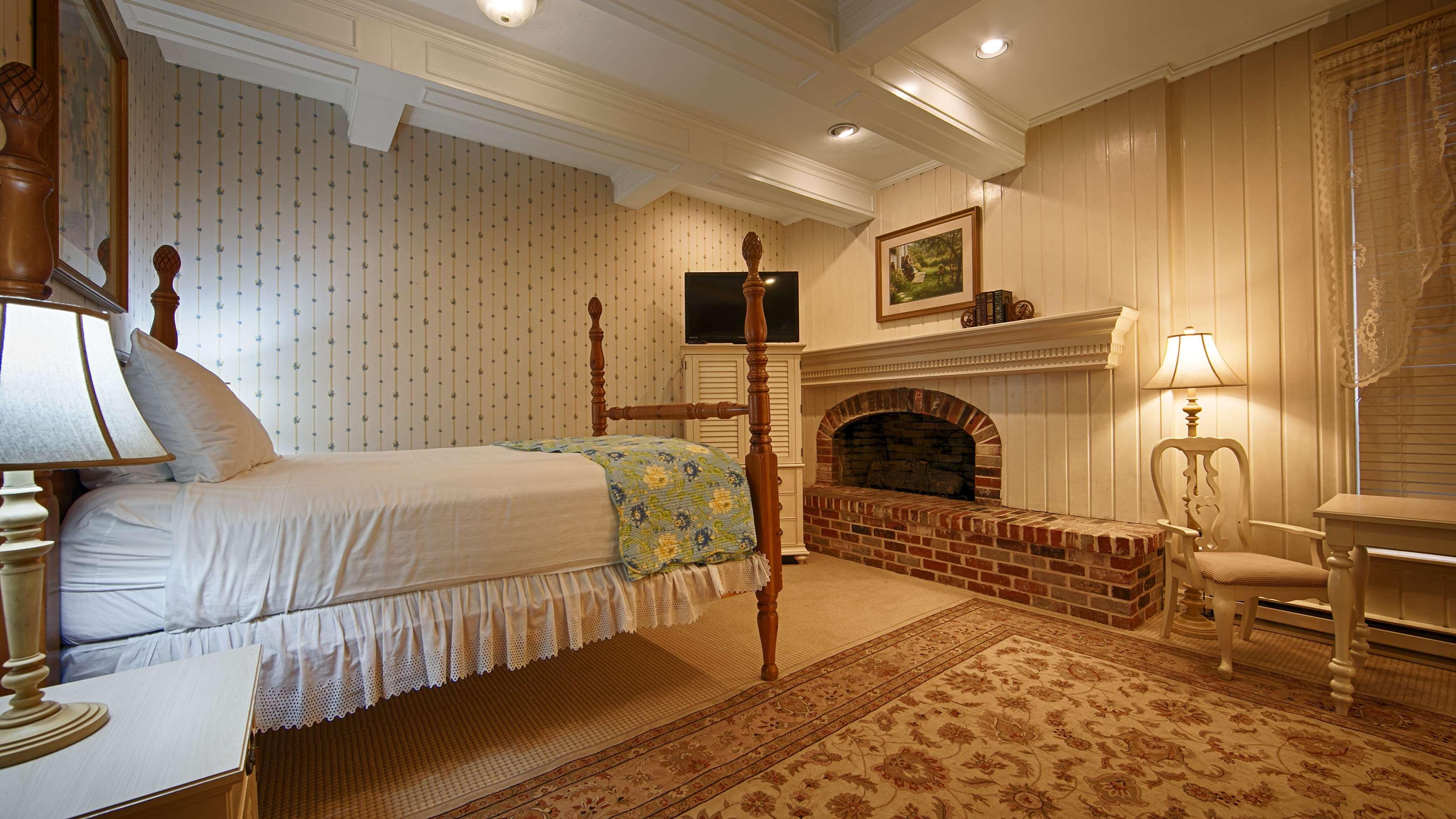 Best Western Grandma'S Feather Bed Mendenhaven Exterior photo