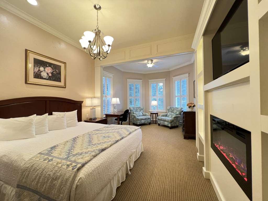 Best Western Grandma'S Feather Bed Mendenhaven Room photo
